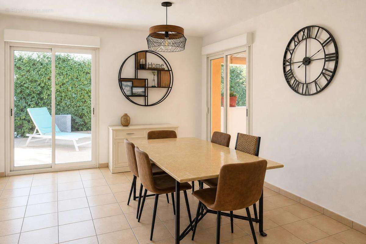 Maison à ROQUEBRUNE-SUR-ARGENS