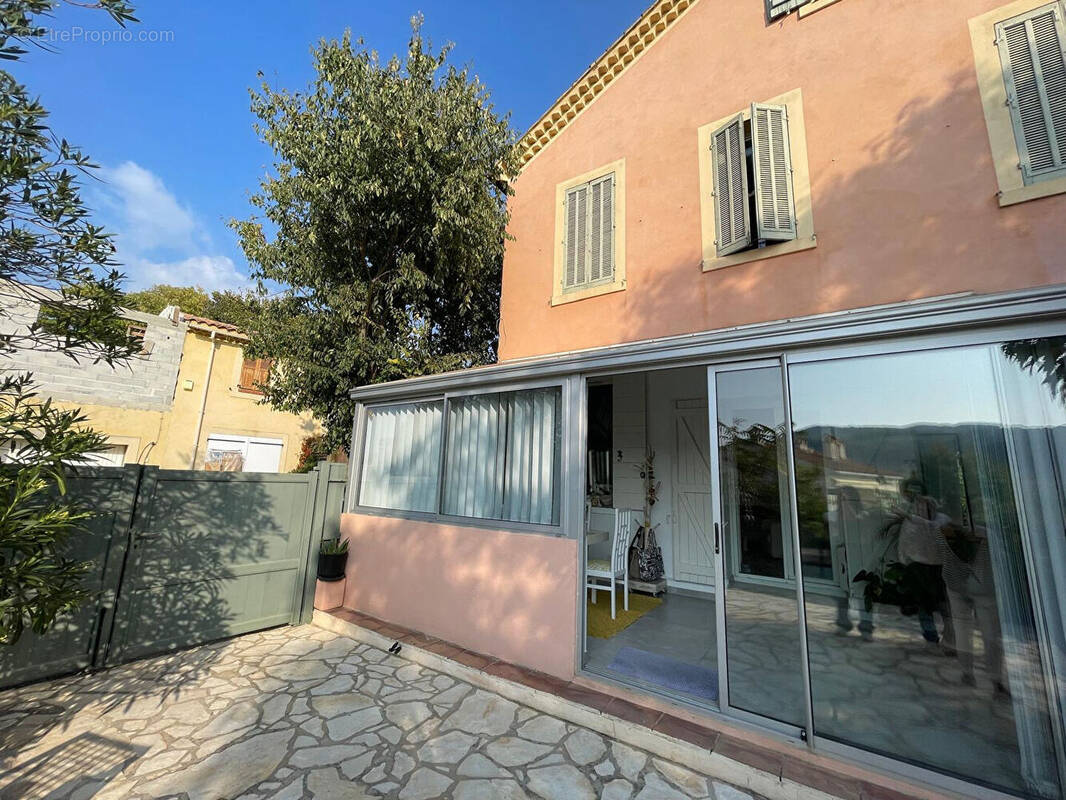 Appartement à LE CASTELLET