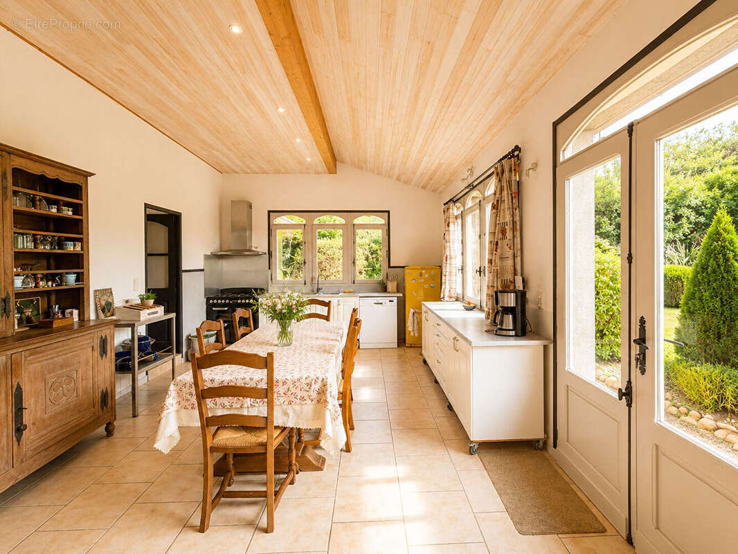 Maison Ger 8 pièces 289m² Corps de ferme d'exception  Un véritable havre de paix au coeur de la nature - photo 4