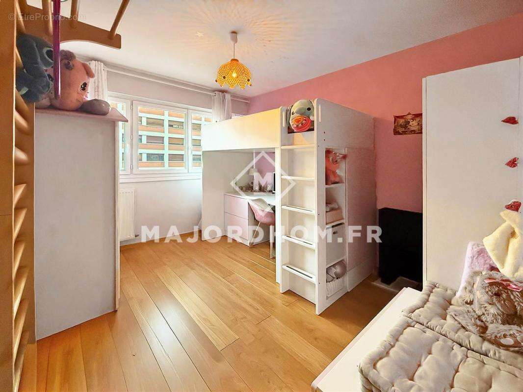 Appartement à MARSEILLE-2E