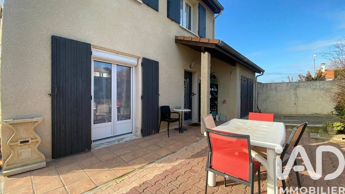 Photo 1 - Maison à MONTELIMAR