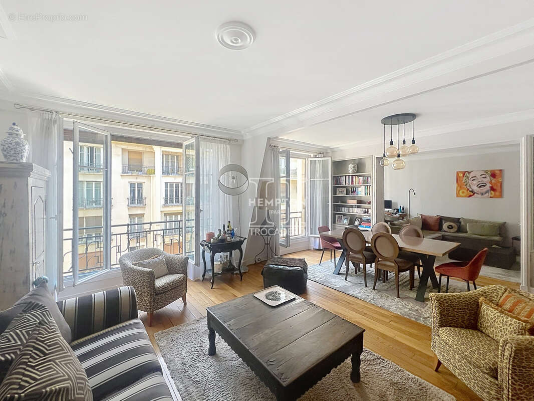 Appartement à PARIS-16E