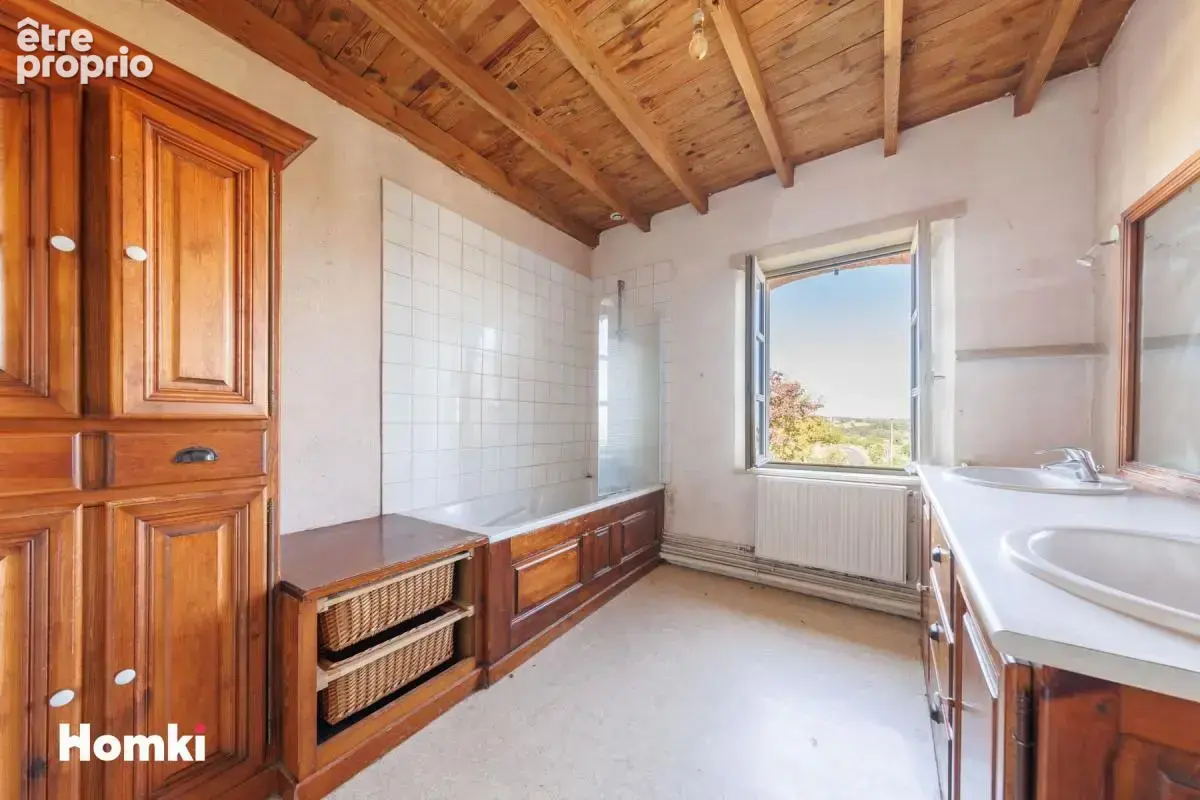 Maison de ville T8 de 216 m à Courpière 63120 - photo 11