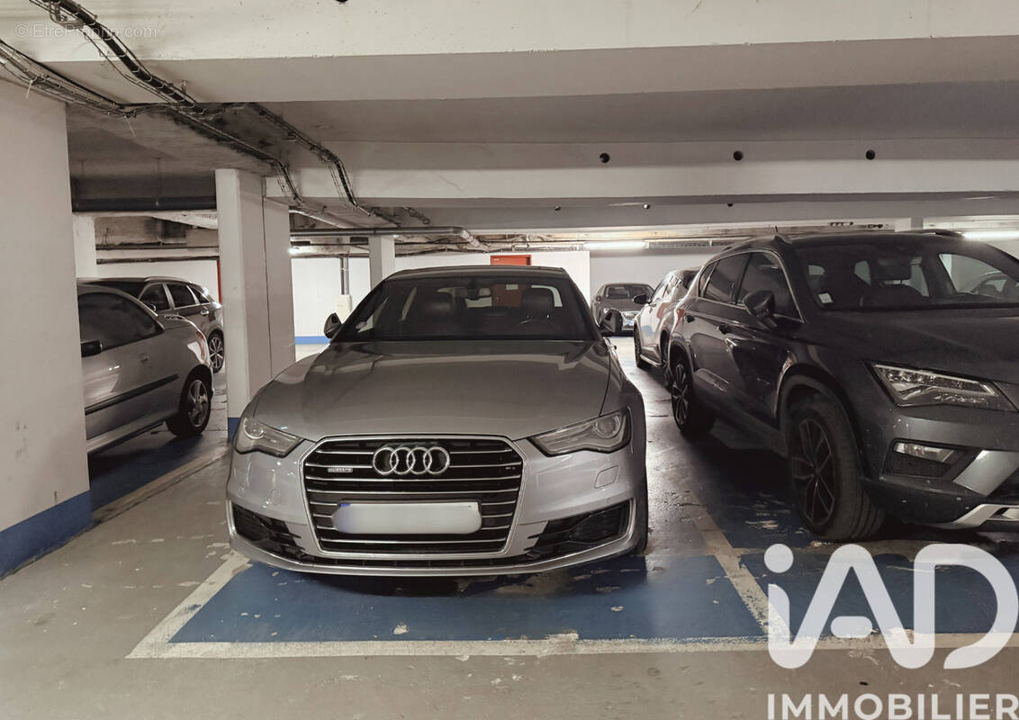 Photo 1 - Parking à COLOMBES