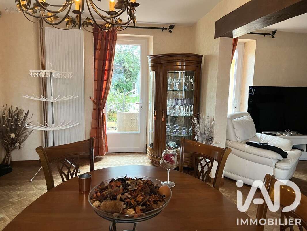 Maison 325 m² à Sainte-Mere-Eglise  - photo 4