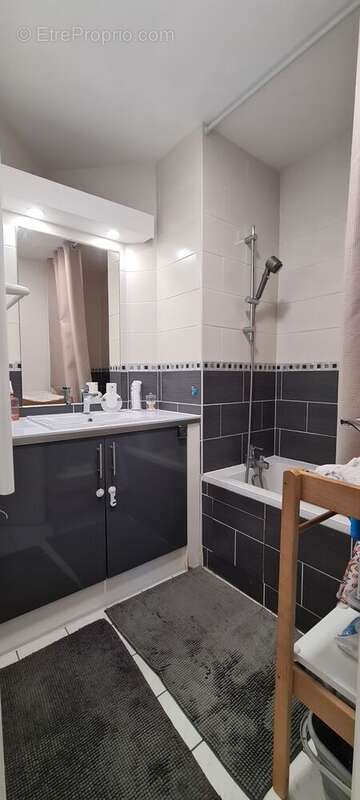 Appartement à COMBS-LA-VILLE