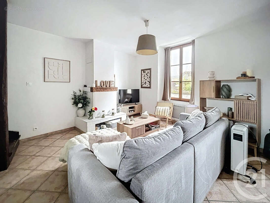 Appartement à BRIE-COMTE-ROBERT