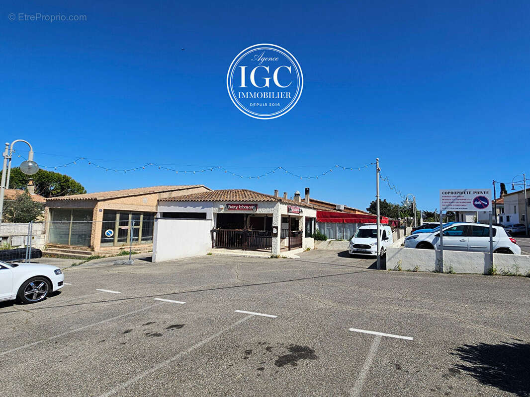 Commerce à CHATEAUNEUF-LES-MARTIGUES