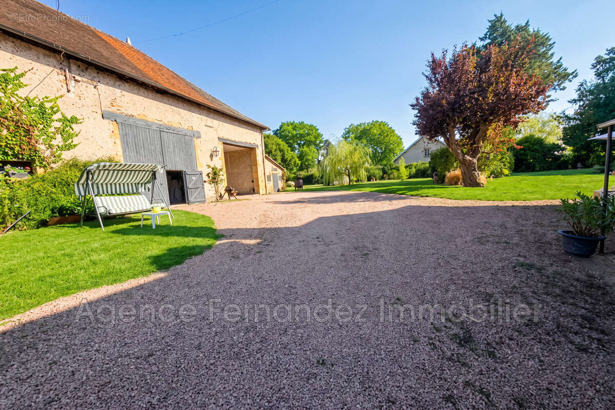 Maison 240 m² à Marcigny  - photo 5
