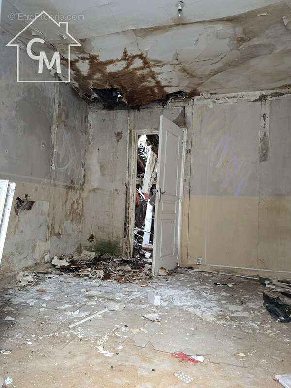 Immeuble de rapport à réhabiliter entièrement   Centre-ville de Vierzon - photo 3
