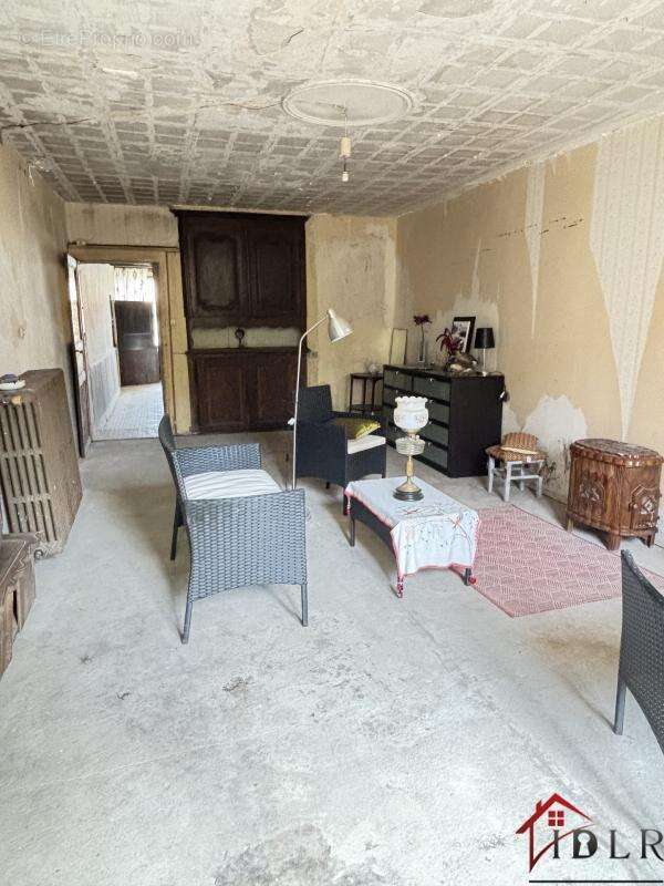 Maison à NEUVELLE-LES-VOISEY