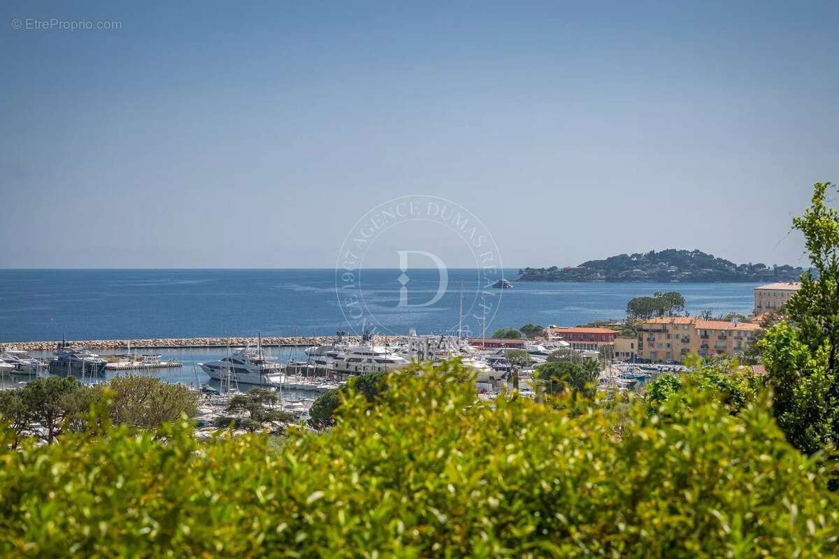 Appartement à BEAULIEU-SUR-MER