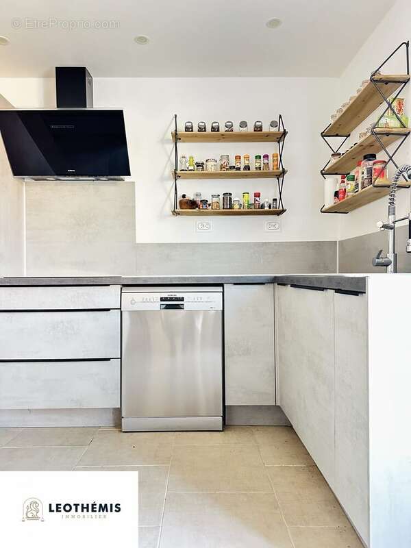 Maison à CHAILLEVETTE