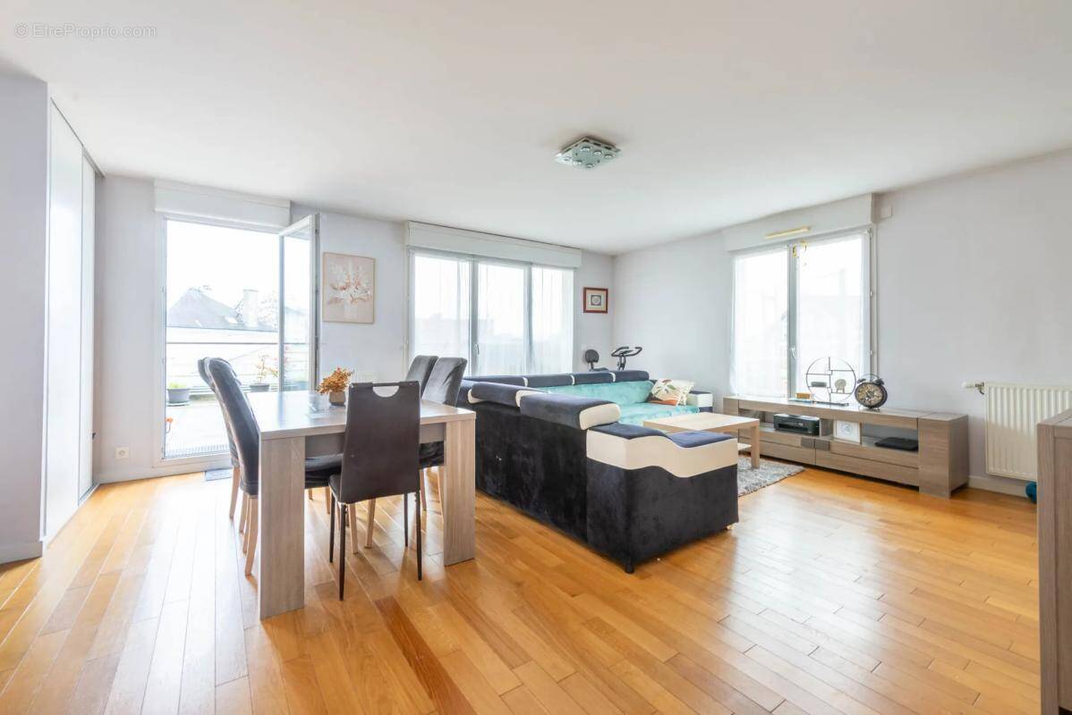 Appartement à CORBEIL-ESSONNES