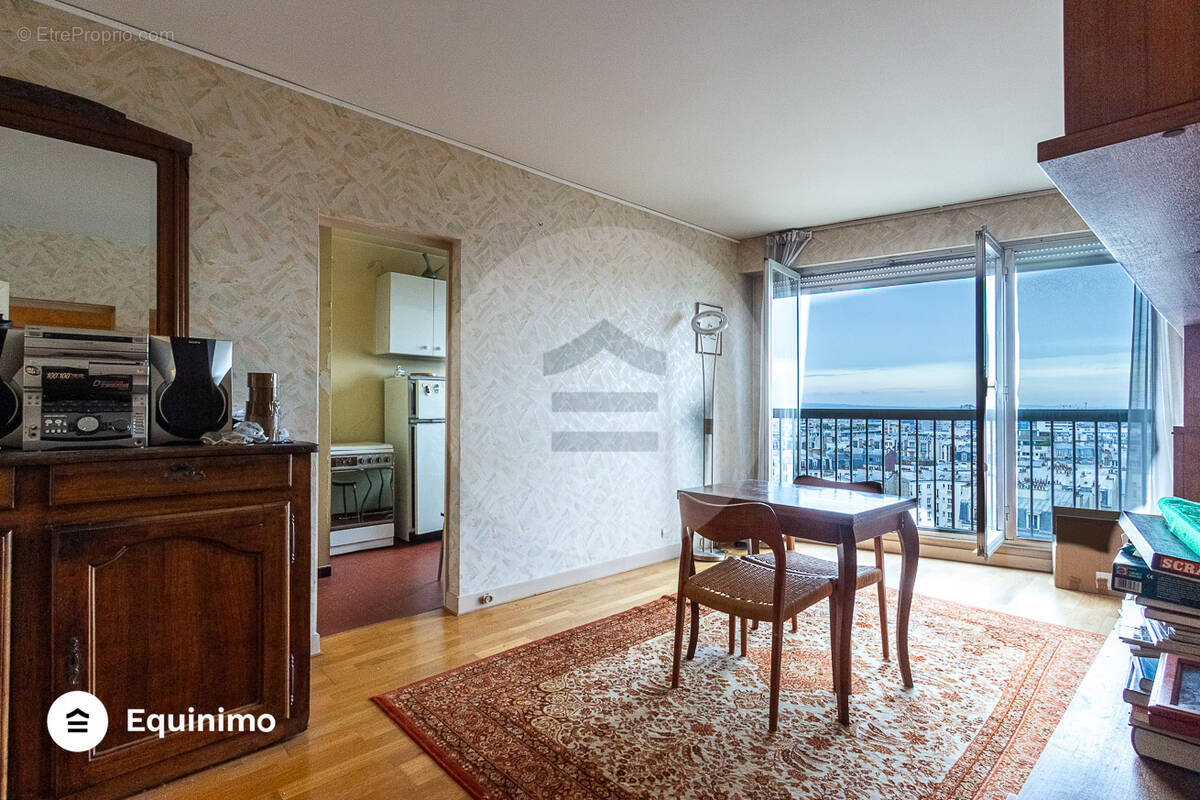 Appartement à PARIS-18E