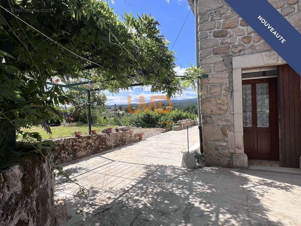 Maison à LABLACHERE