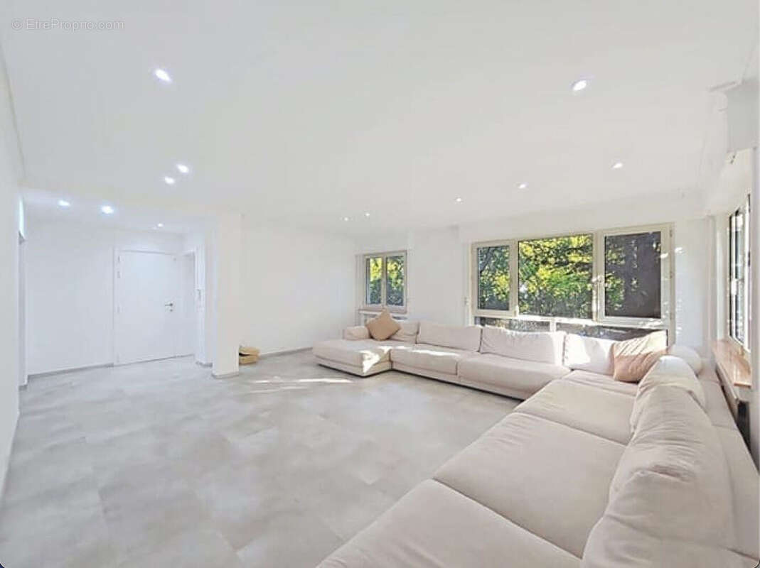 Appartement à NANTERRE