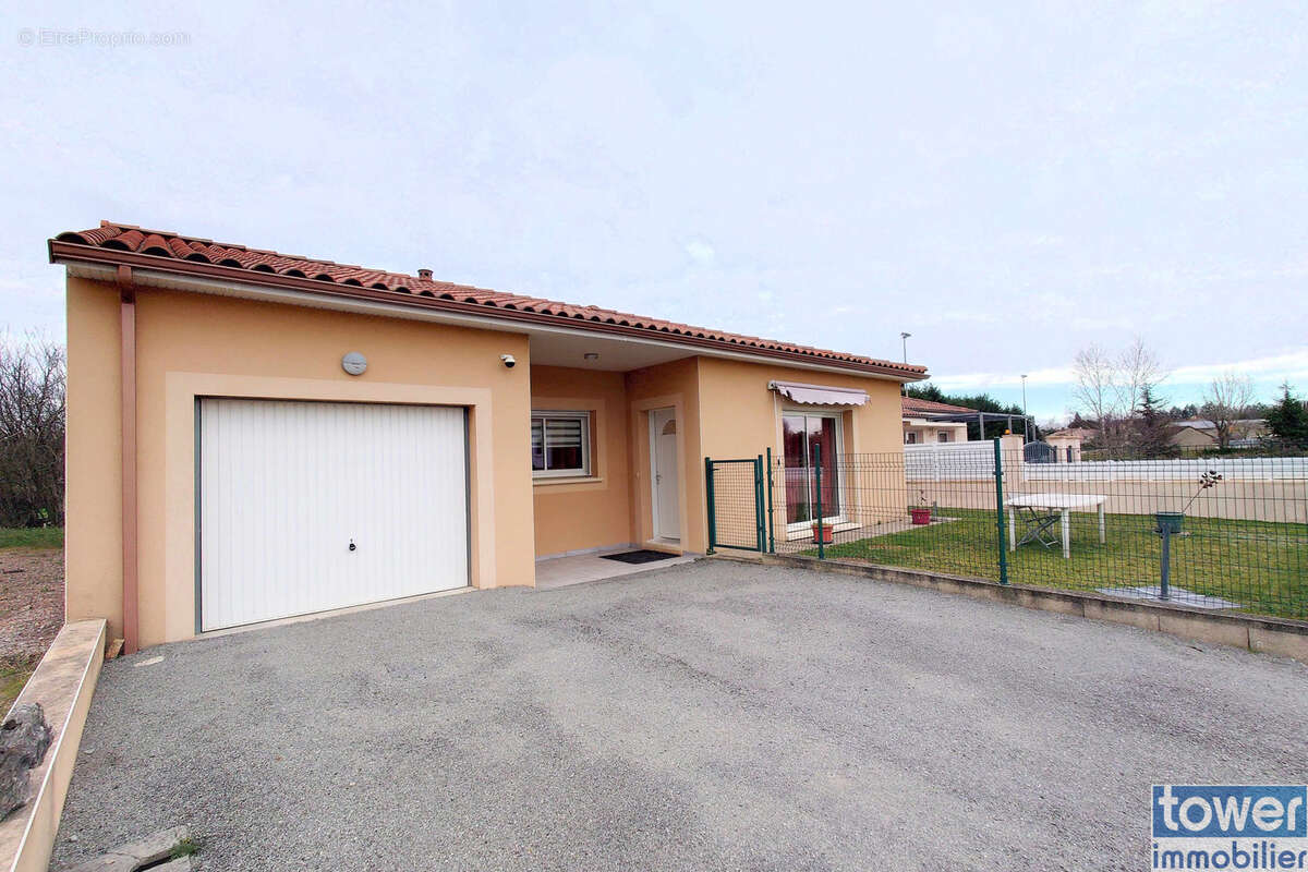 Maison à MALEVILLE