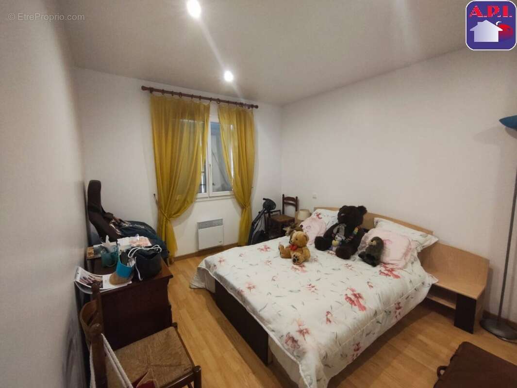 Maison 113 m² à Castelnau-Picampeau  - photo 9