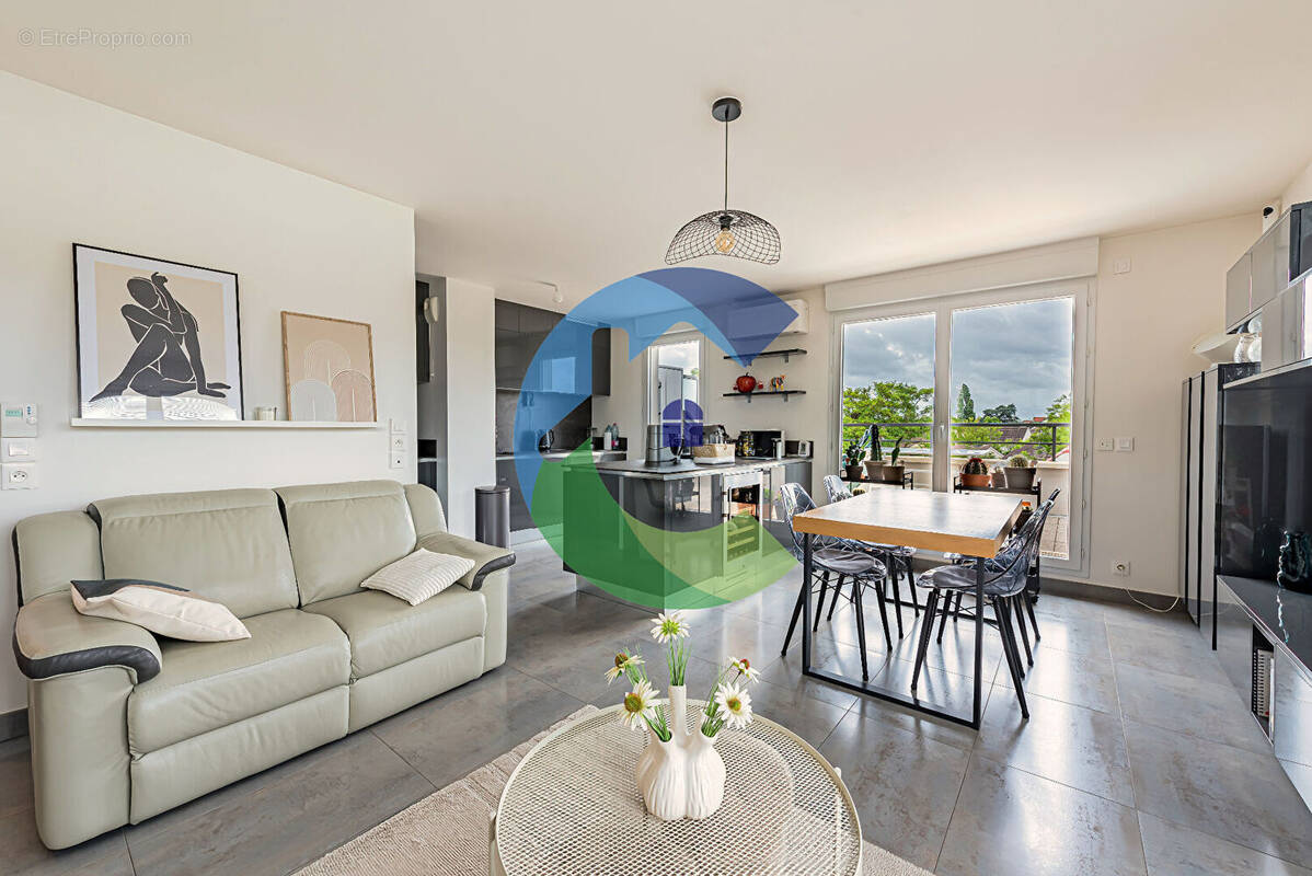 Appartement à EPINAY-SUR-ORGE