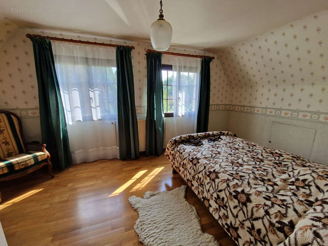 Maison à vendre - Rogerville - 121 m² - 4 chambres - sous-sol complet - photo 5