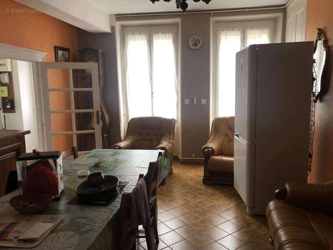 Maison à VILLENEUVE-L&#039;ARCHEVEQUE