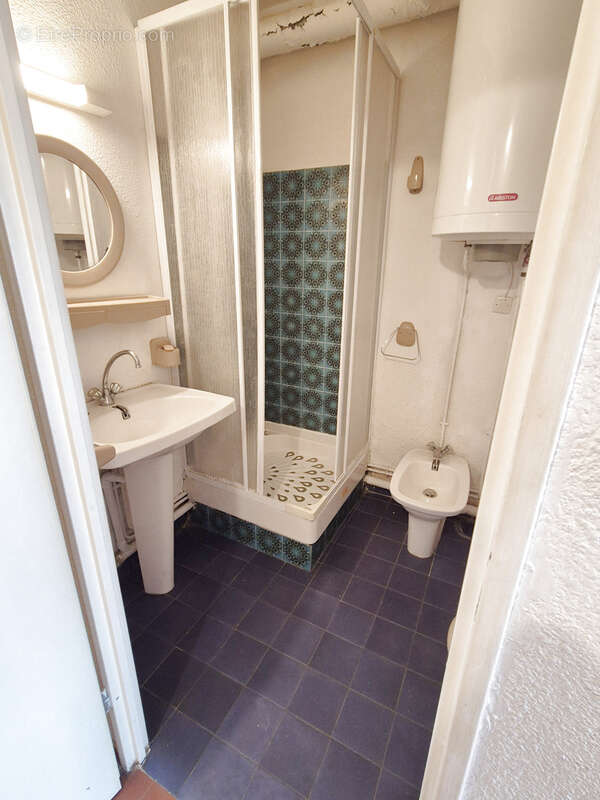 Studio de 21 m2-terrasse-place de parking-13600 la ciotat - photo 5