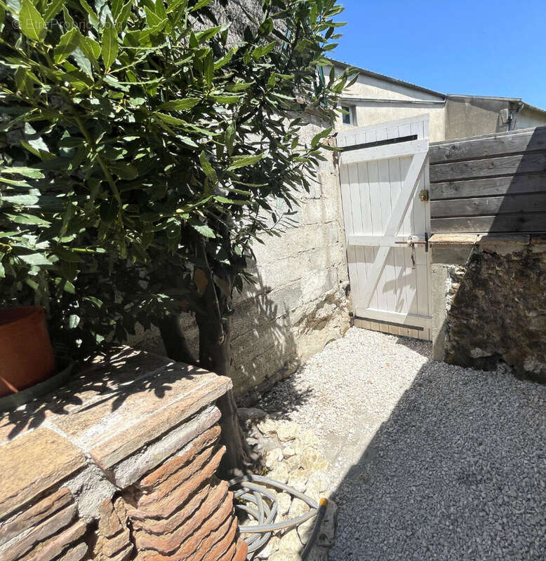 Maison en pierre de caractère + terrasse et jardinet - Penne-d'Agenais - photo 16