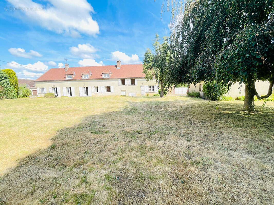 Maison à VARENNES
