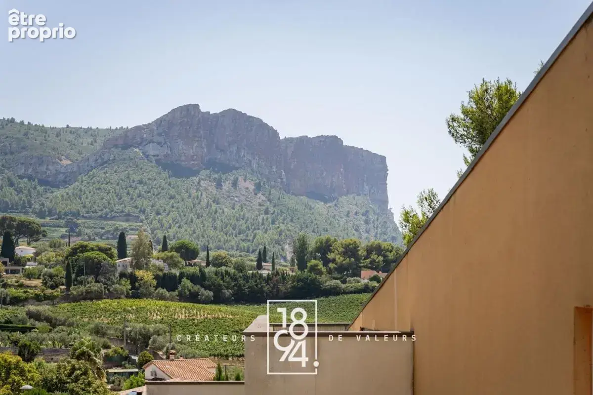 Appartement  Cassis  128 m2  Garage  stationnement - photo 2