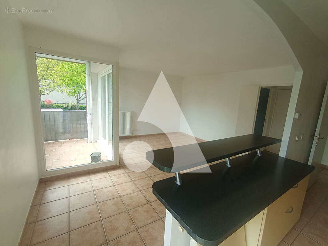 Appartement à SAINTE-GENEVIEVE-DES-BOIS