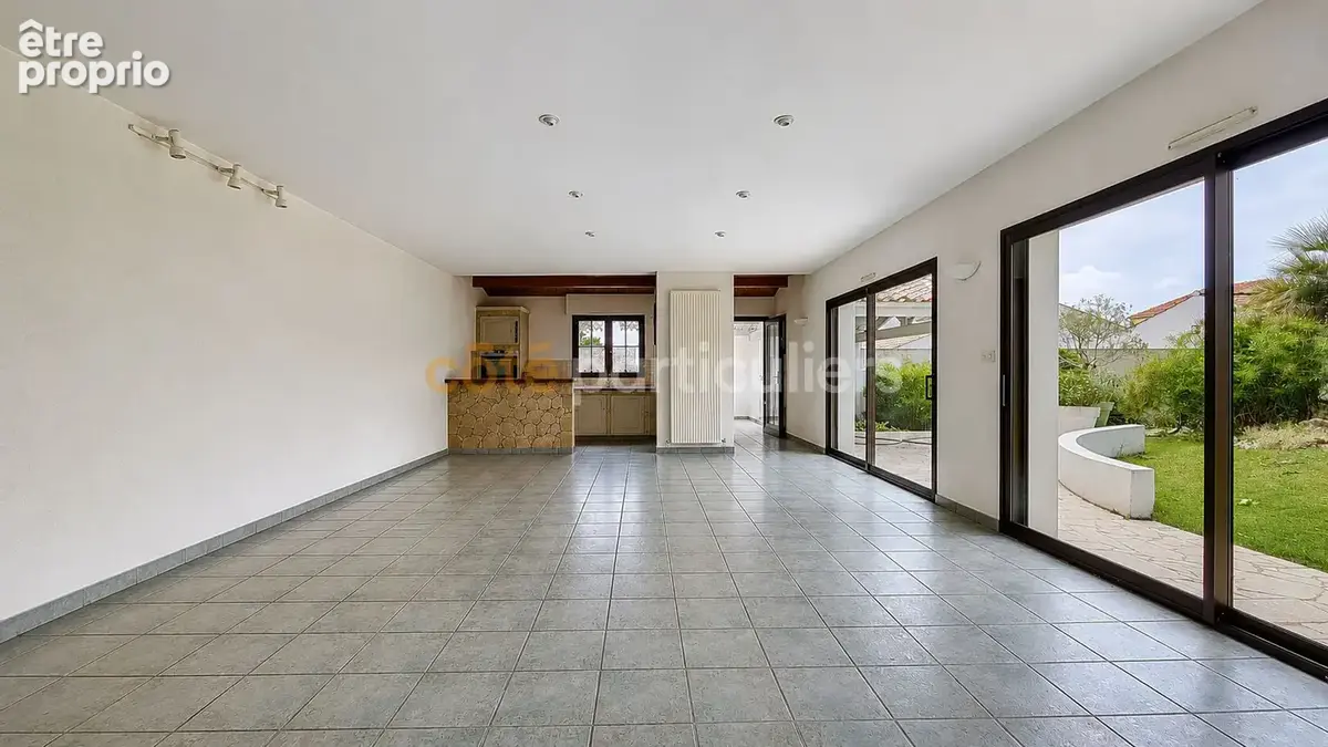 Nouveauté -- le fenouiller -- quartier beausejour -- ensemble immobilier 8 pieces -- 270 m2 -- jardin sans vis a vis -- garages - photo 12