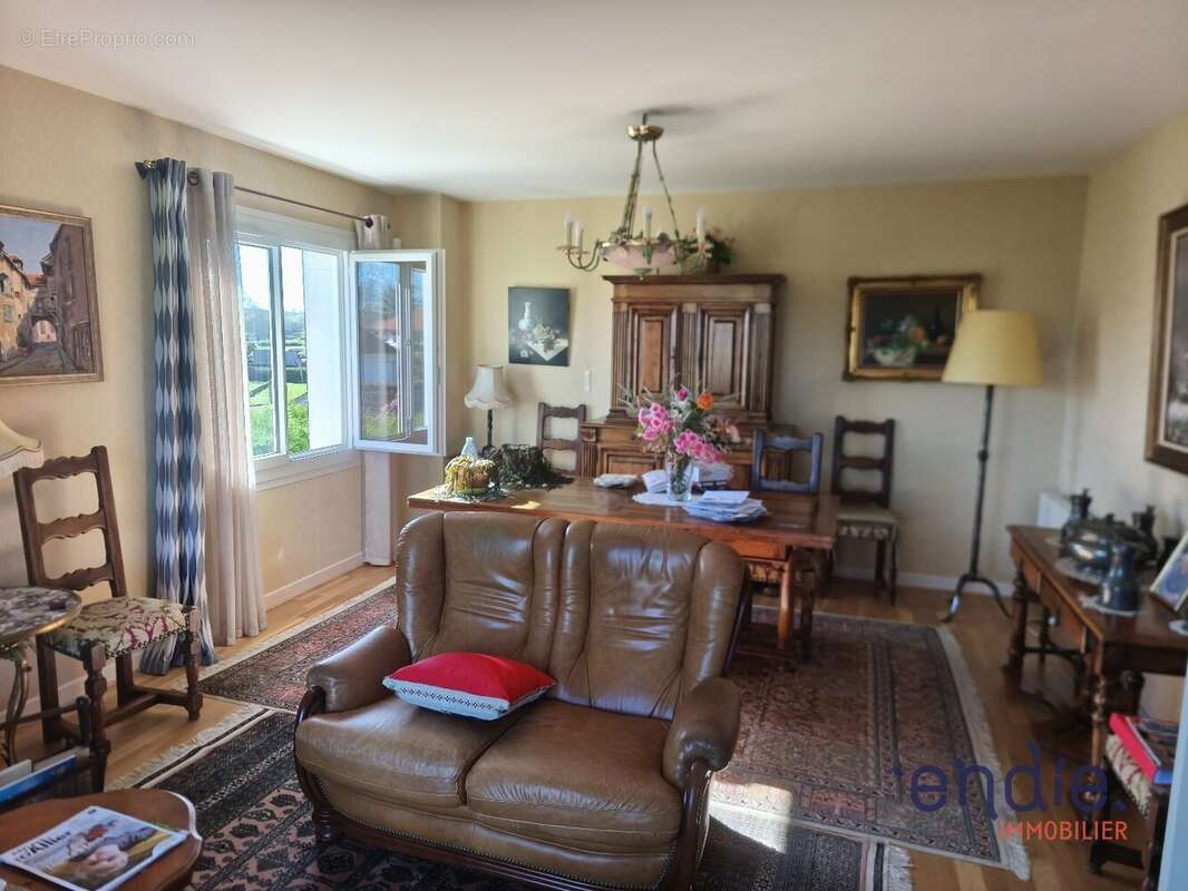 Maison à COSNE-D'ALLIER