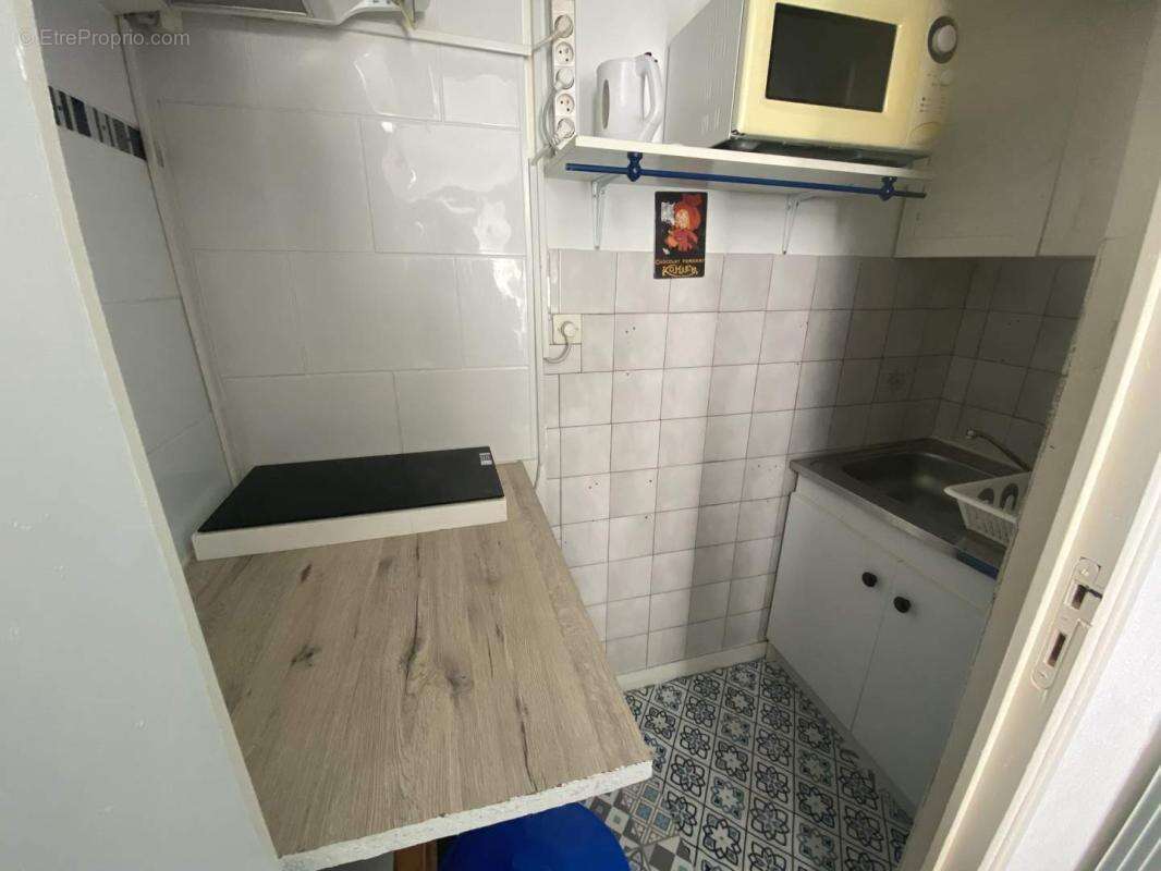 Appartement 338 m² à Fougeres  - photo 11