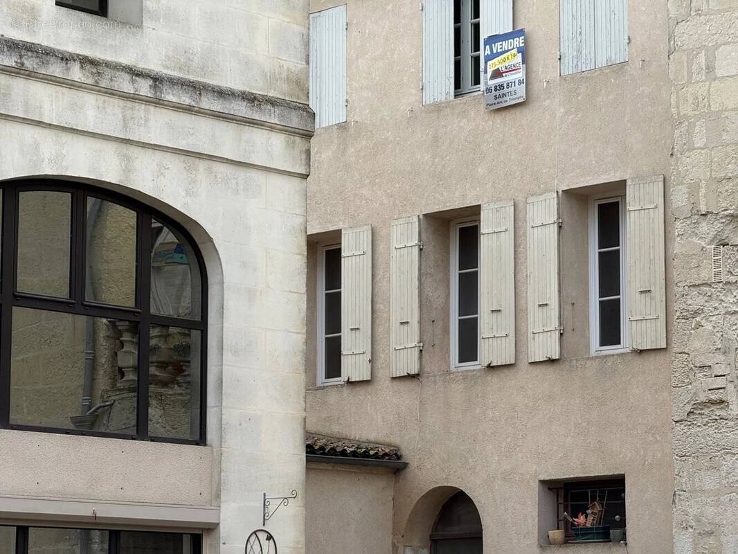 Appartement à SAINTES