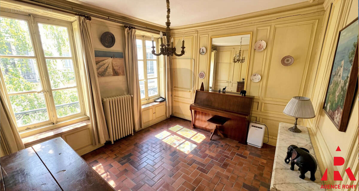 Appartement à VERSAILLES