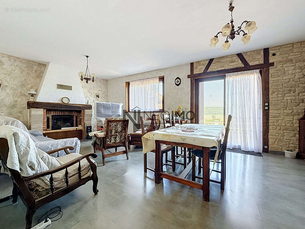 Maison Bourmont Entre Meuse Et Mouzon 4 pièce(s) 124 m2 - photo 6