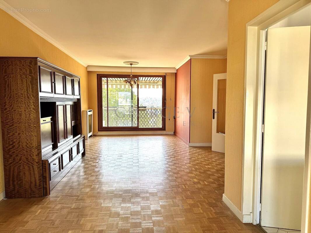 Appartement à BOURG-LA-REINE