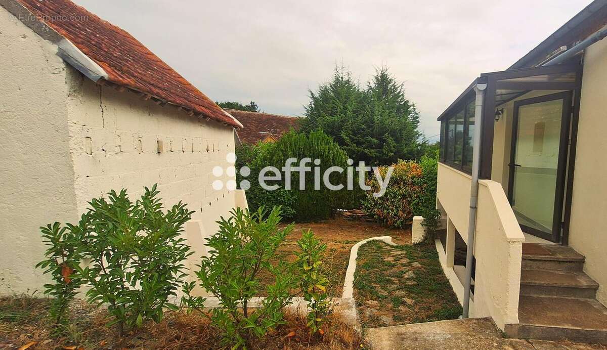 Maison 69 m² à Huriel  - photo 17