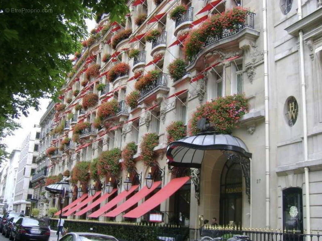Appartement à PARIS-8E
