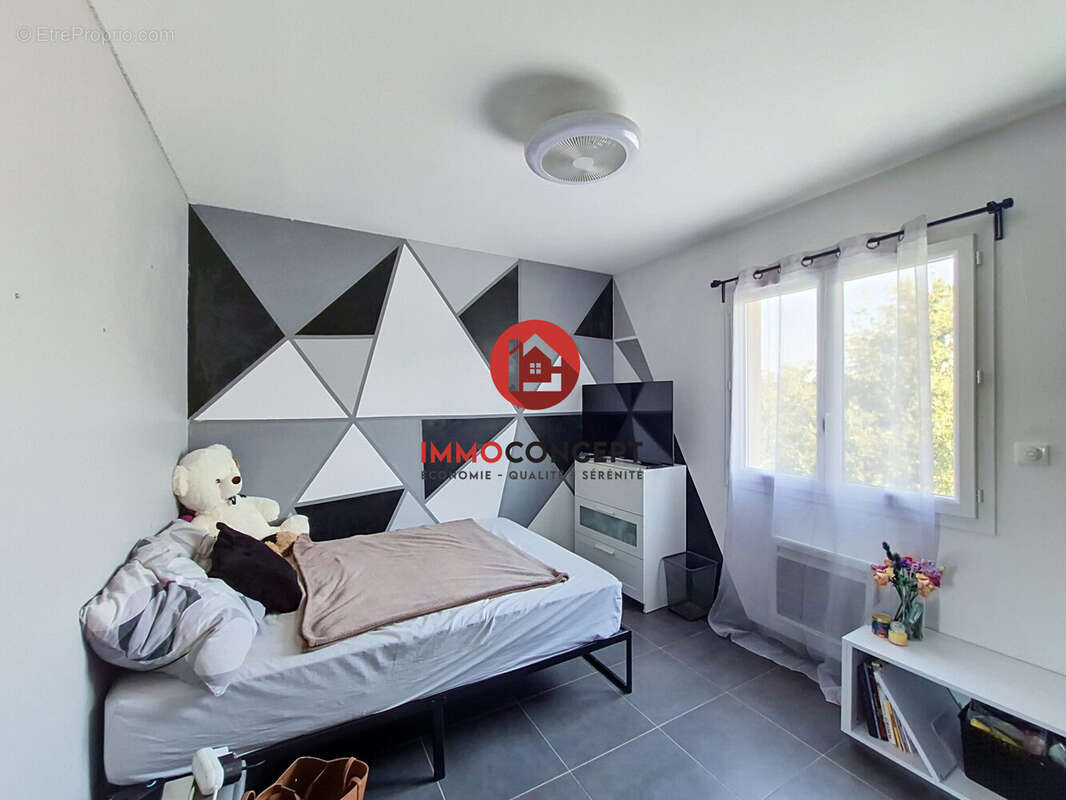 Maison 84 m² à Montfaucon  - photo 6