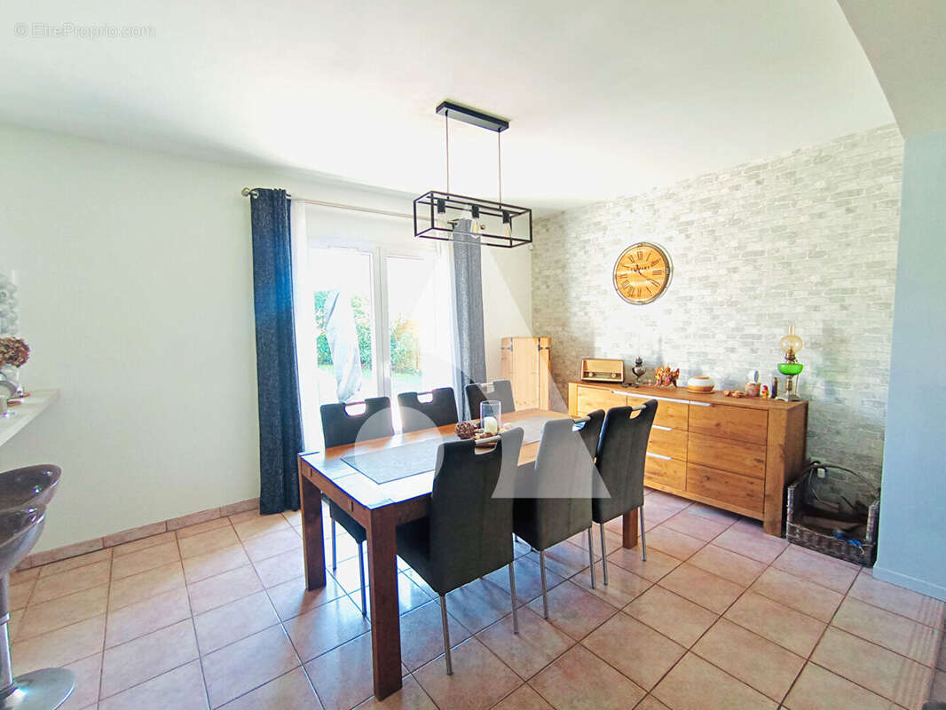 Maison à BRUYERES-LE-CHATEL