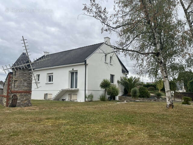Maison 5 pièces 177m2 - photo 2