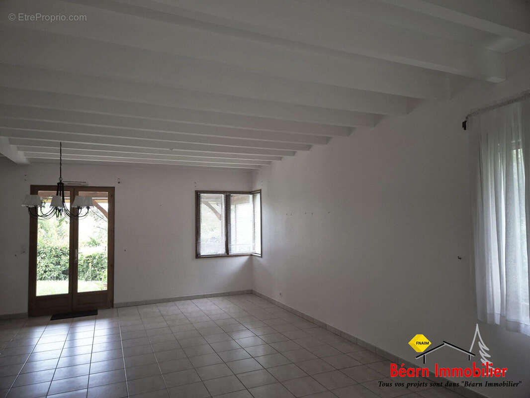 Maison 163 m² à Salies-De-Bearn  - photo 4