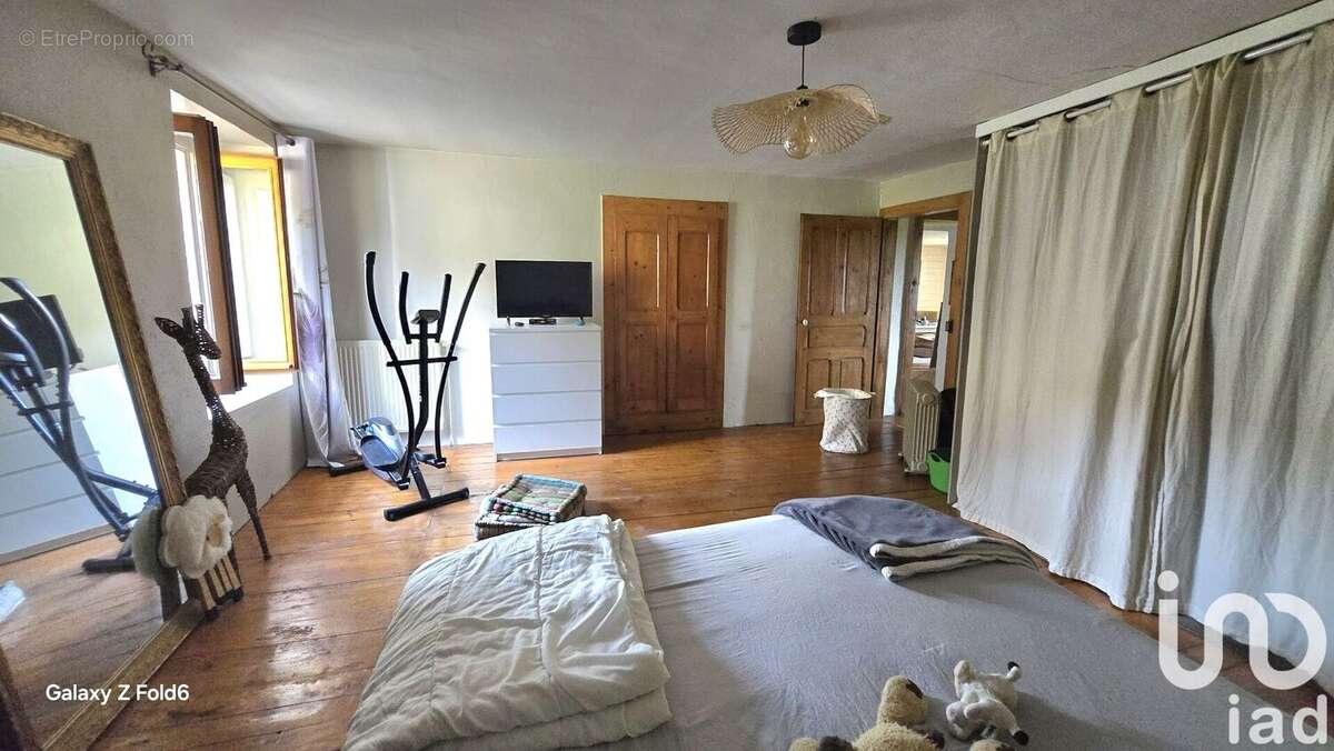 Maison 183 m² à Bellecombe-En-Bauges  - photo 8