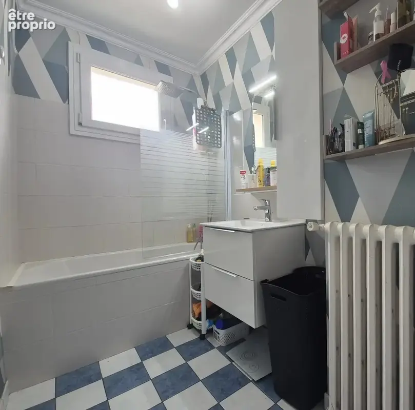 Laval - pavillon de 83 m² - 4 chambres - photo 5