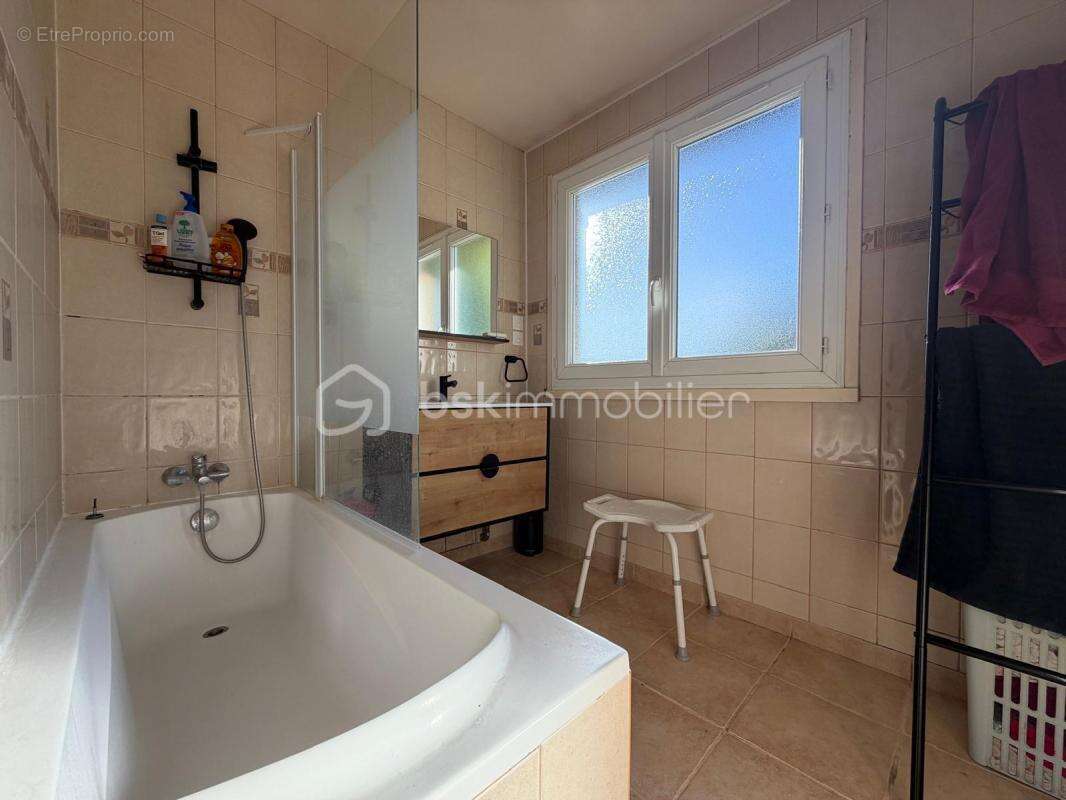 Maison plain-pied 112m² avec 4 chambres sur 1760m² de terrain avec parcelle constructible - photo 9