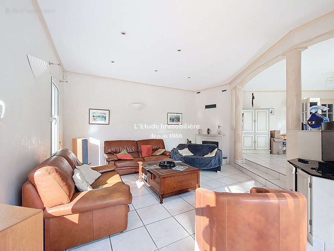 Maison à FONTAINES-SAINT-MARTIN