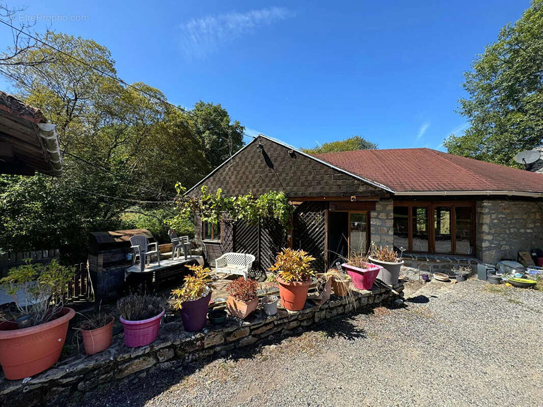 Maison à CHATEAUPONSAC