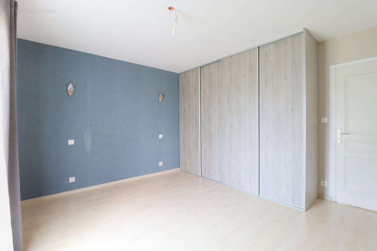 Maison à FAYE-SUR-ARDIN